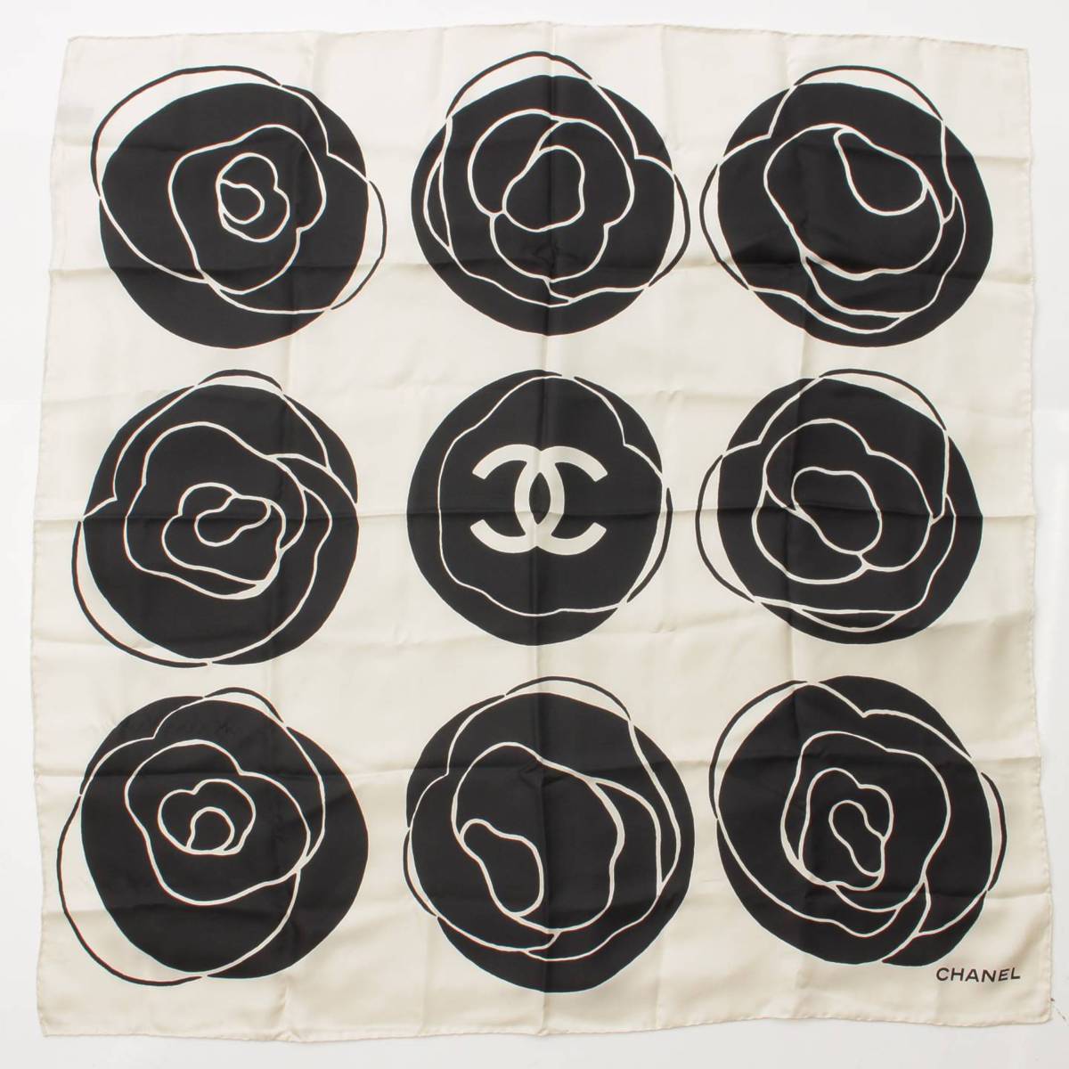 シャネル(Chanel) ココマーク カメリア シルク スカーフ ホワイト×ブラック